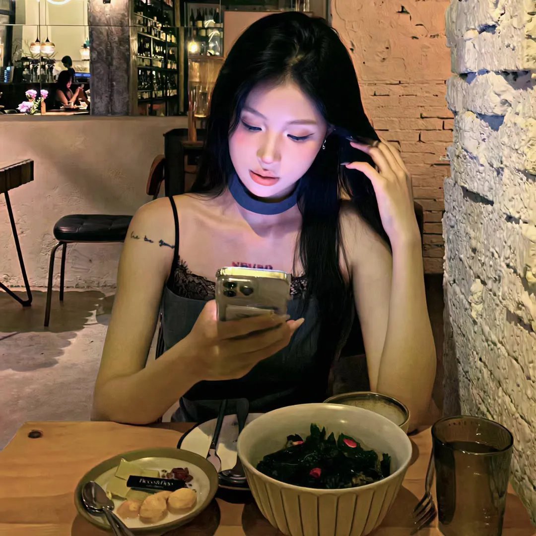 笼中女囚